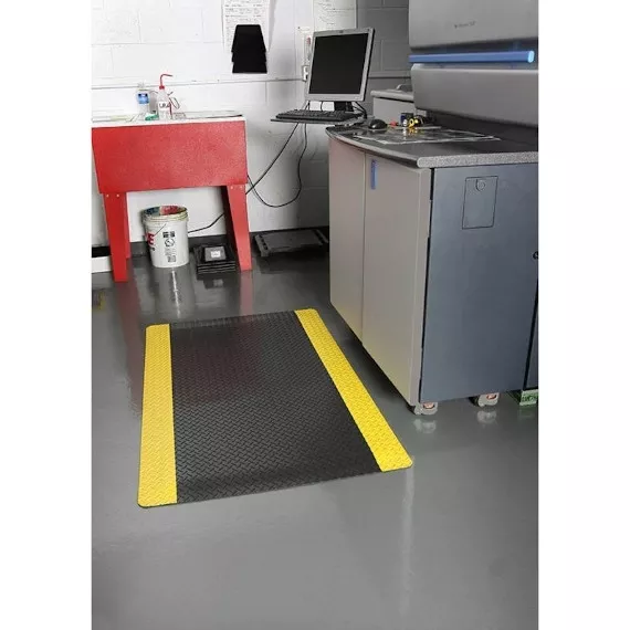3' x 5' Black/Yellow Anti-Fatigue Mat, 1" Thick