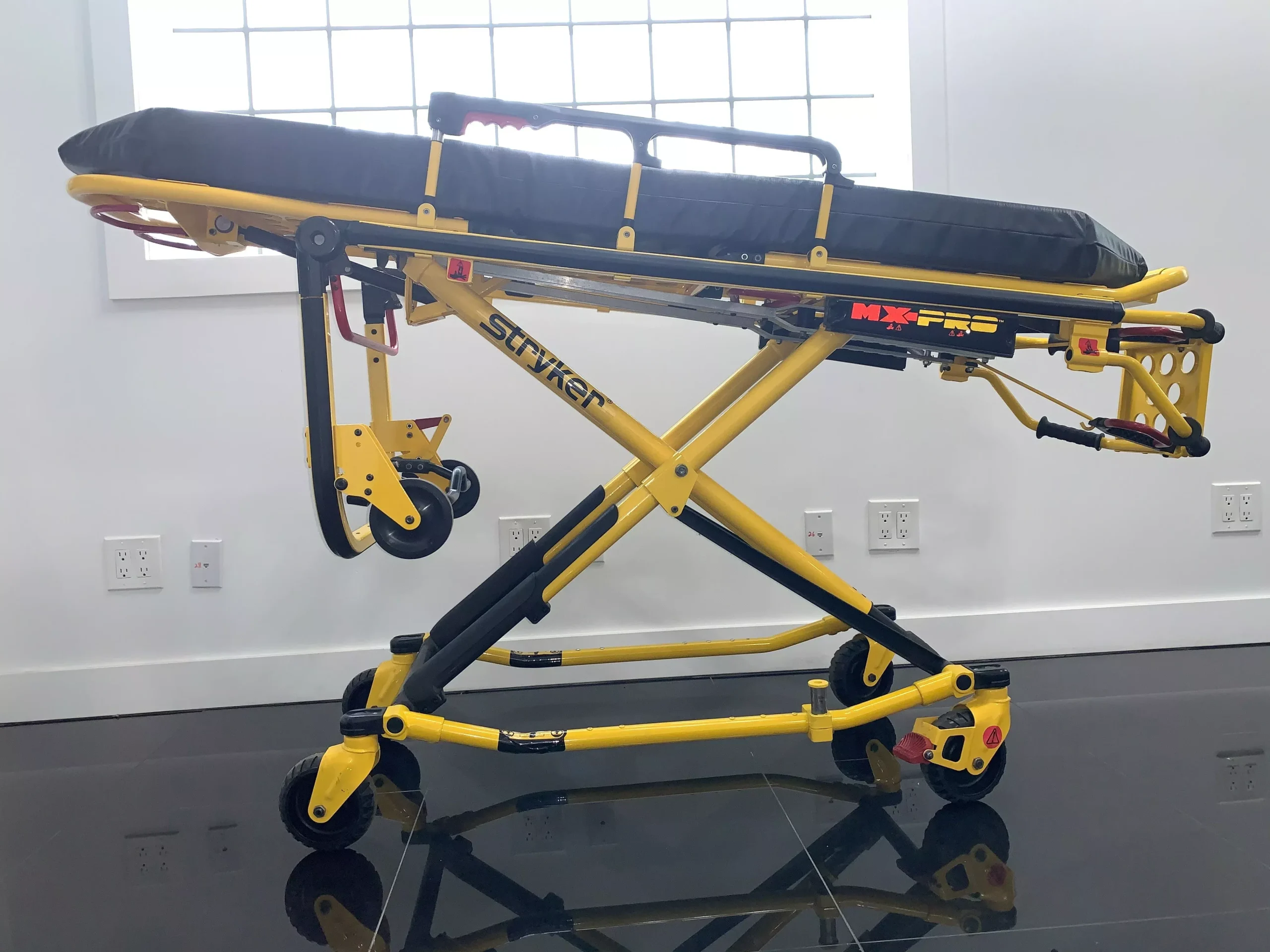 Stryker MX-PRO (6080) Ambulance Cot – 500 lb Capacity